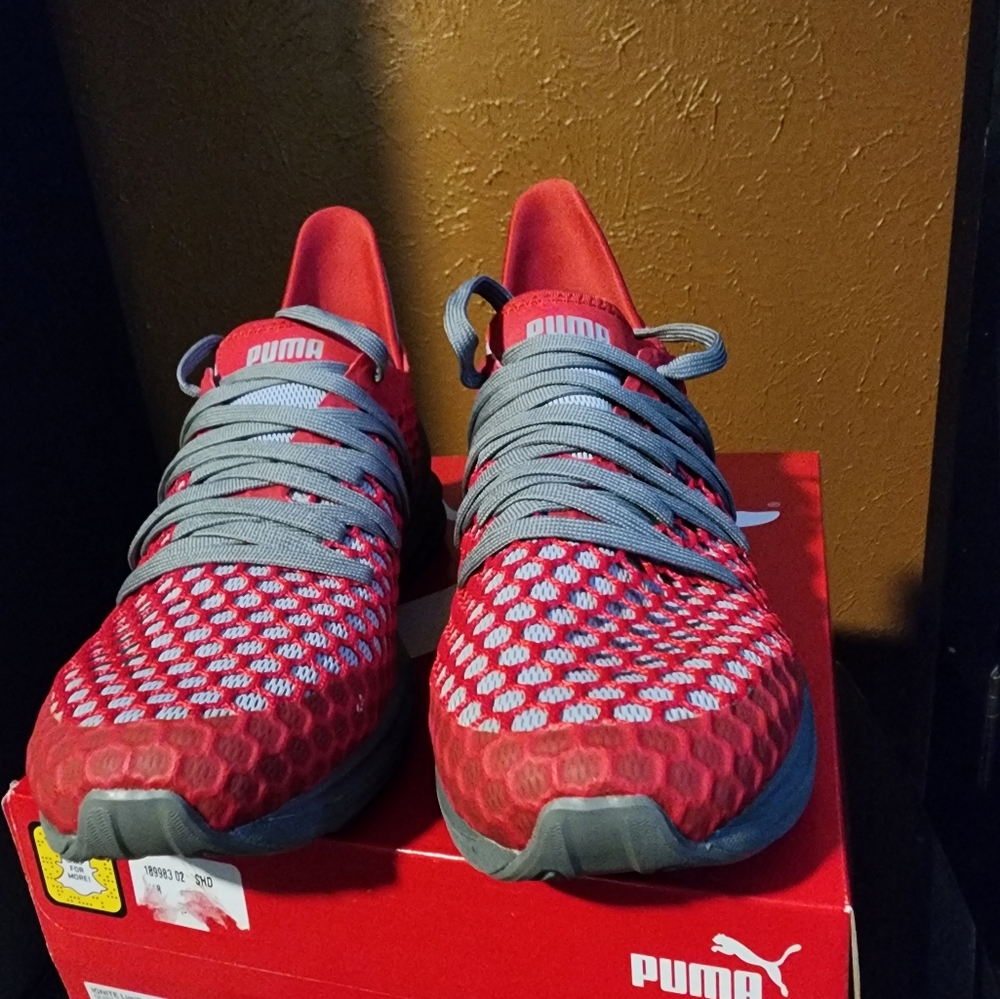 Puma Sneaker Excellent condition Gently used